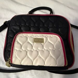 Betsey Johnson Black and White Quilted Crossbody LUNCHBAG
